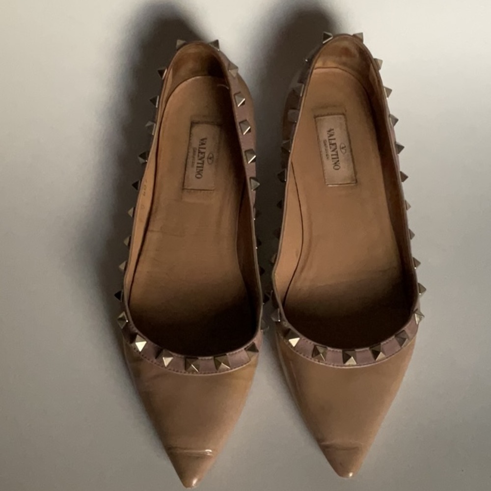 VALENTINO GARAVANI PATENT ROCKSTUD BALLET FLATS